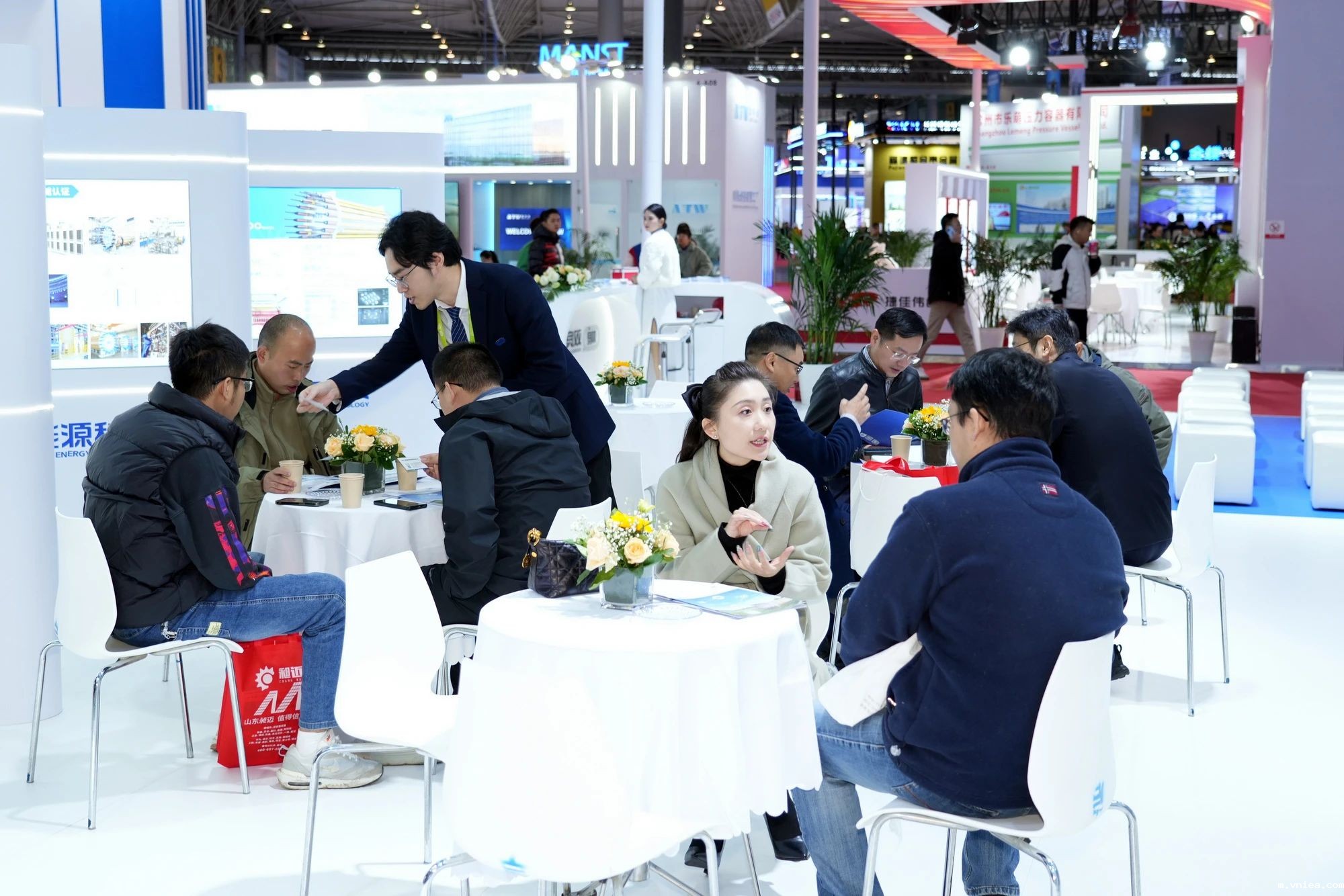 1733814845169071.jpg 1733814845169071.jpg